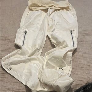 A Pea in the Pod Cream Cargo Pants